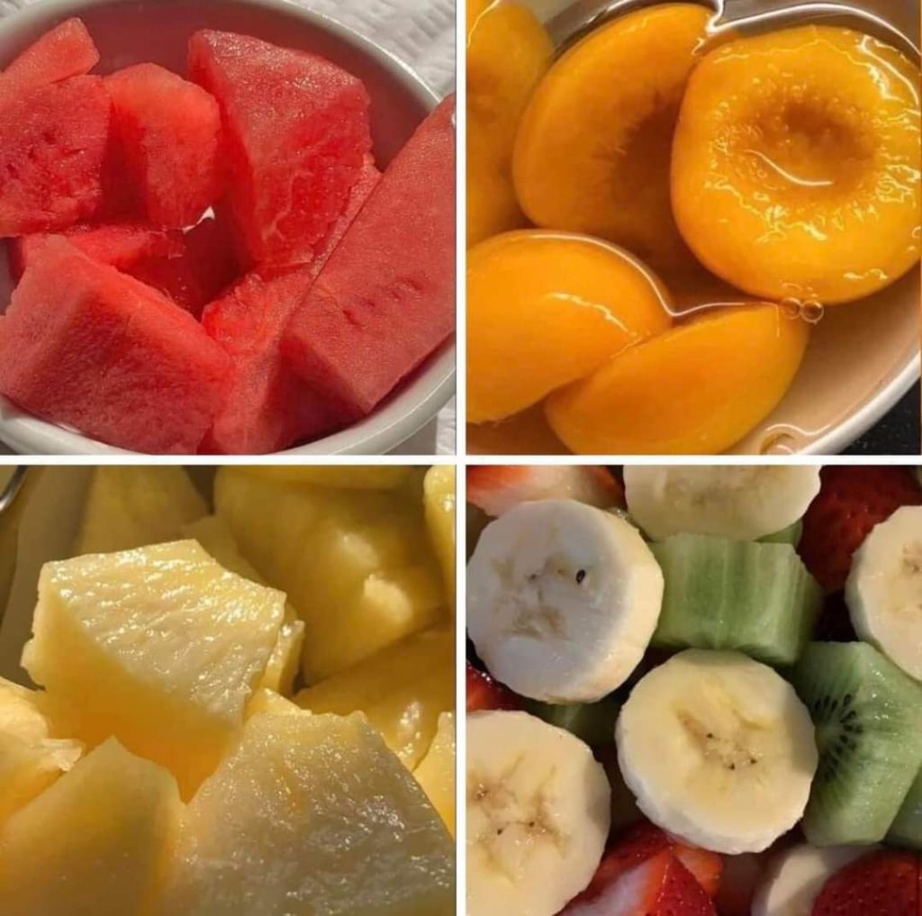  Fresas, plátano, kiwi con leche condensada