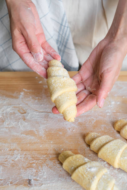 Cómo Cortar la Masa de Hojaldre para Hacer Croissants