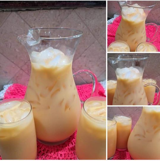 Una Deliciosa Agua De Zanahoria Y Plátano Bien Cremosa